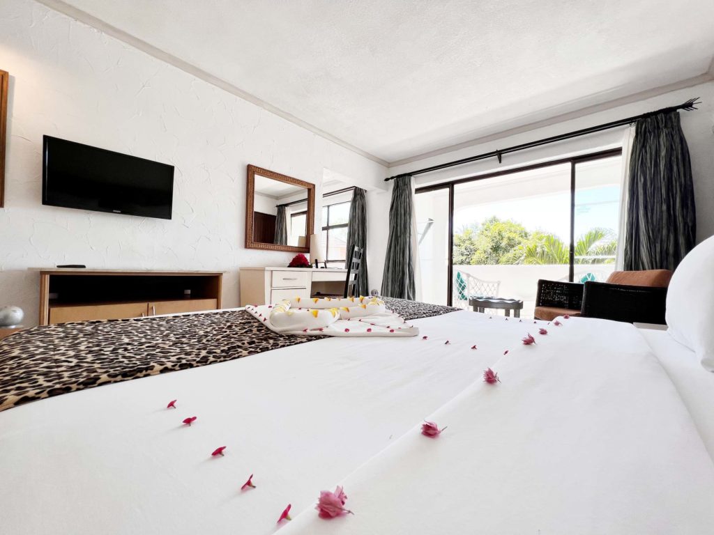 Diani Reef Beach Resort-Deluxe Accommodation Rooms -5