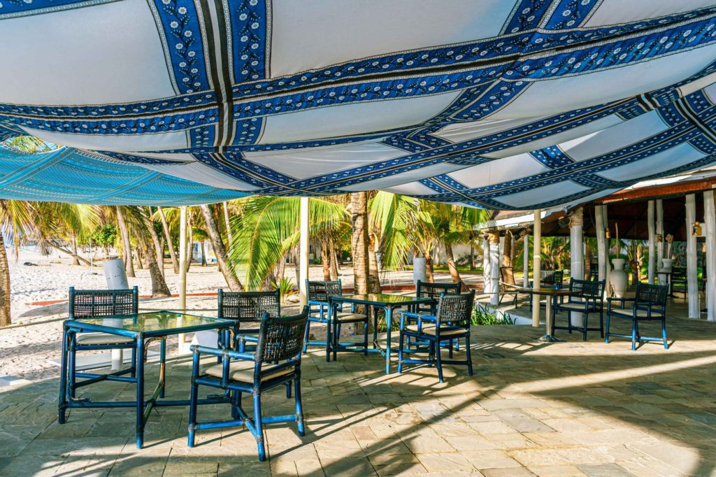 Fins Beach Bar-Diani -Reef Beach Resort Spa 4