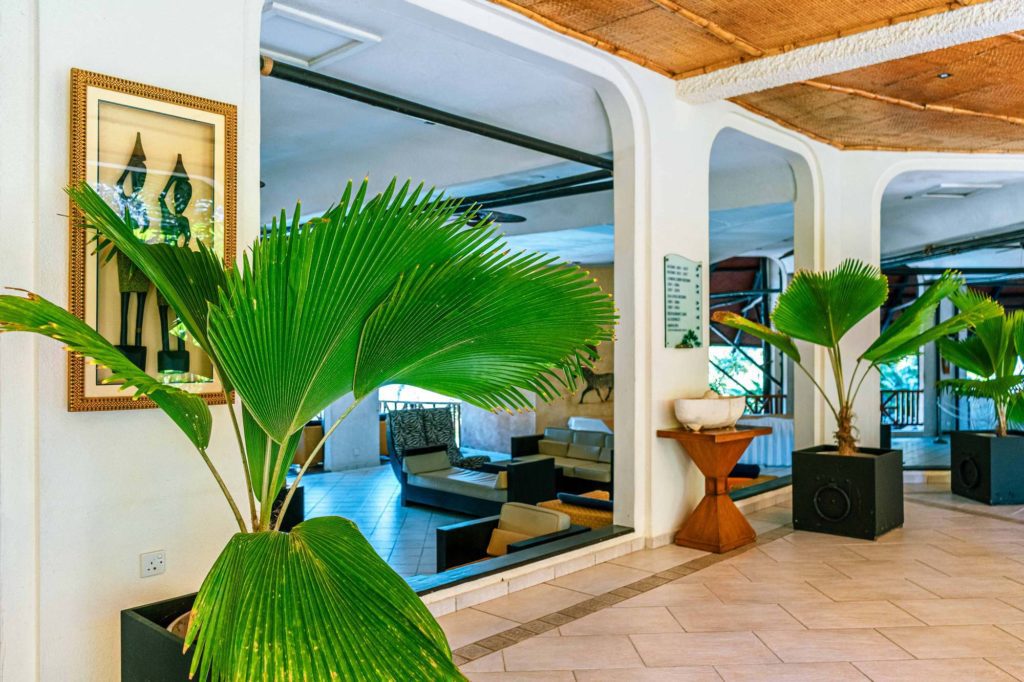 Zebra Lounge-Diani Reef-Beach Resort-Dining-Entertainment 9